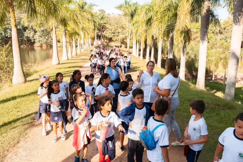 Semana do Meio Ambiente tem início com atividades educativas, caminhada e plantio de mudas